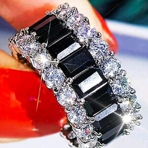size 7 Black Stone Emerald Cut Band Ring Silver Tone Clear Crystal Ring